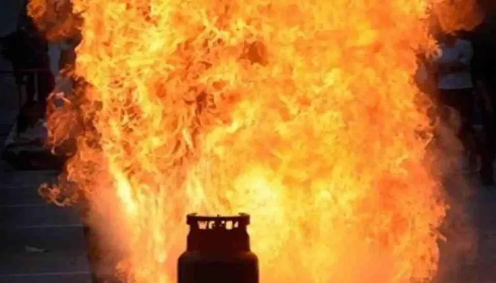 4 of family burnt in Keraniganj gas cylinder blast