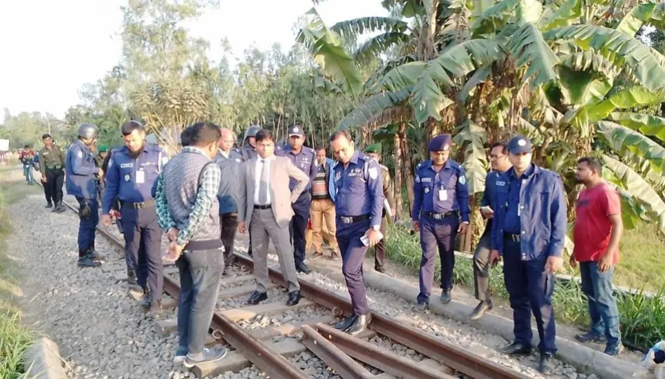 Rail track bolts stolen from Kurigram-Rangpur railway line