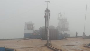 Dense fog disrupts Daulatdia-Paturia ferry services