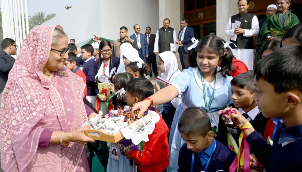 Changes in curriculum to keep pace with world: PM