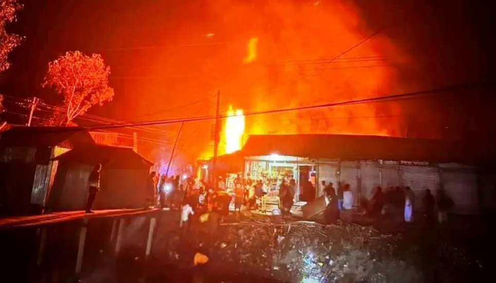 Fire guts 4 shops in Chandpur; six burned