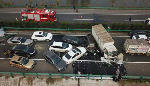 Sixteen killed in China highway pile-up