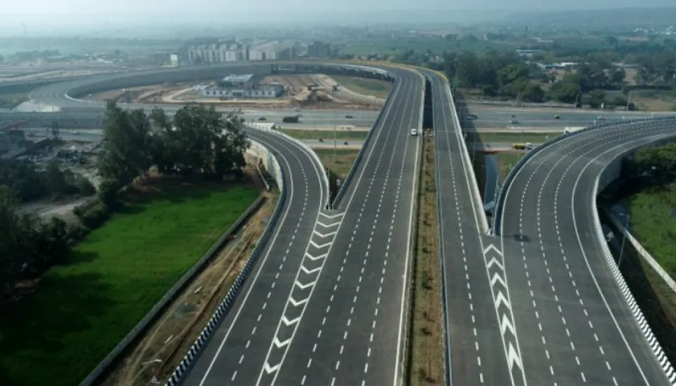 India opens first stage of Delhi-Mumbai expressway