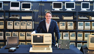 Core collection: Apple archive goes under the hammer