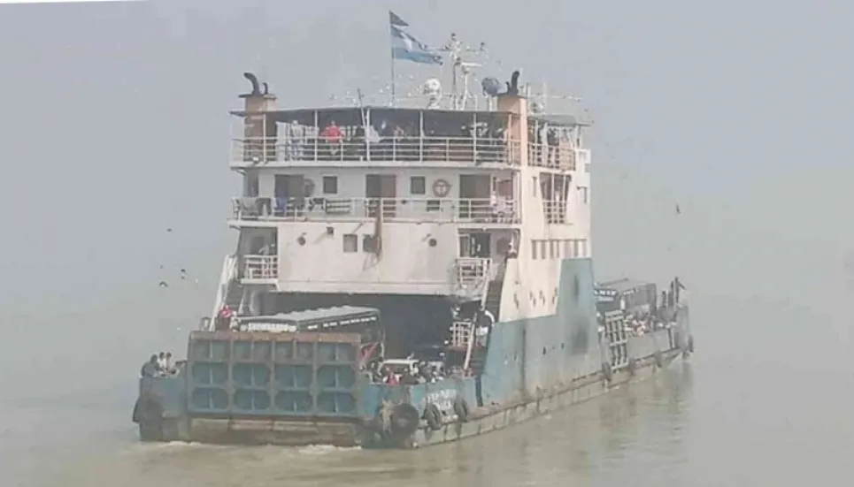 Ferry movement resumes after 12 hours in Manikganj