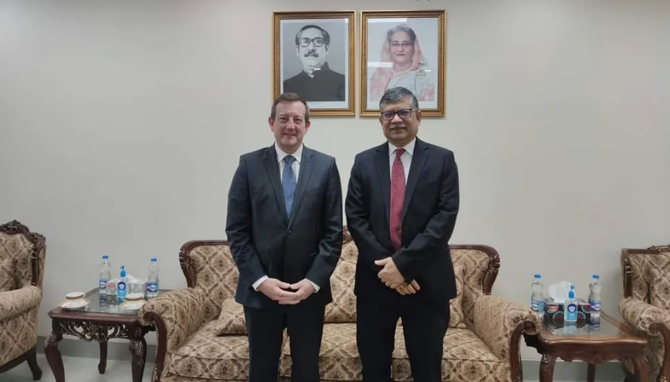 French foreign ministry director calls on Bangladesh foreign secretary