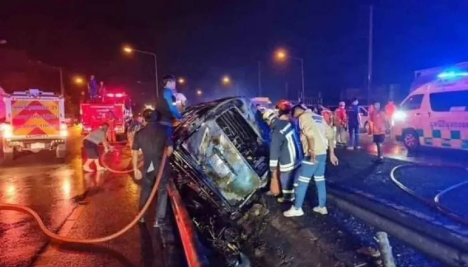 11 burned to death in Thai van crash