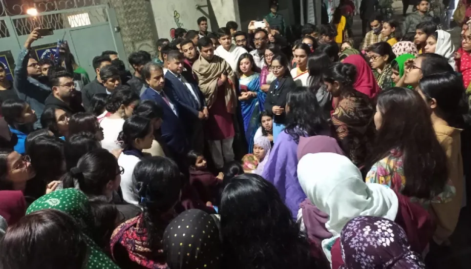 DU students stage protest demanding removal of hall provost