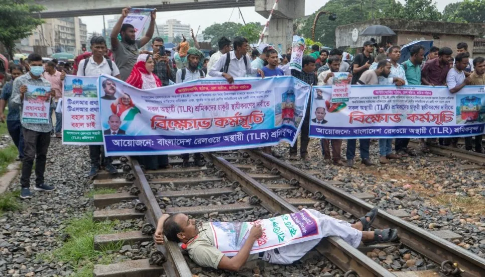 Dhaka’s rail link with other parts restored after 5hrs