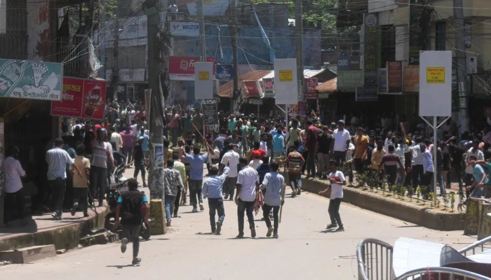 Over 100 injured in AL-BNP clashes in Khagrachhari