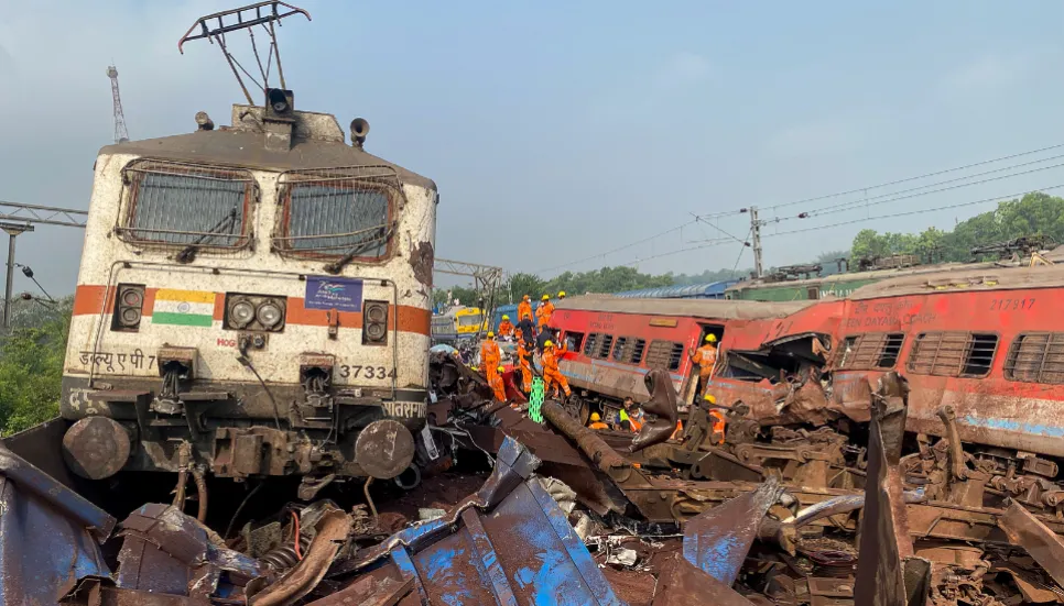 288 dead, hundreds hurt in India triple train crash