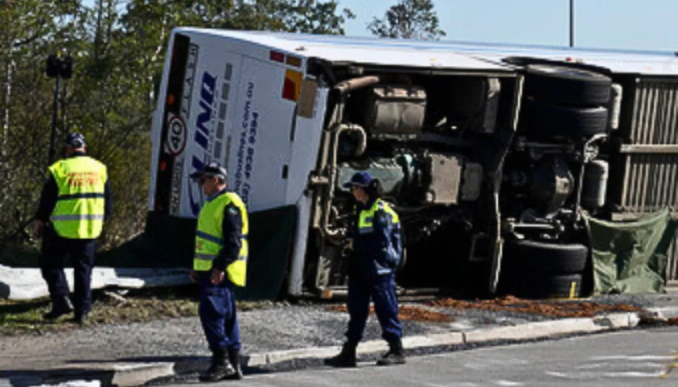 10 dead in Australia wedding bus crash