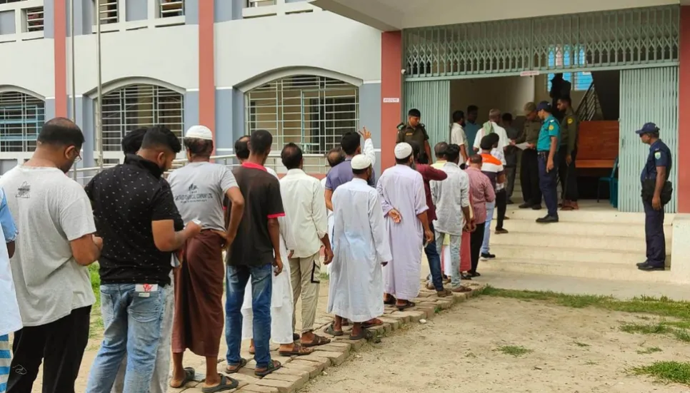 Voting ends in Khulna, Barishal city polls