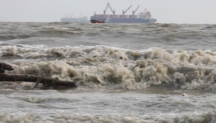 Maritime ports asked to hoist cautionary signal 3