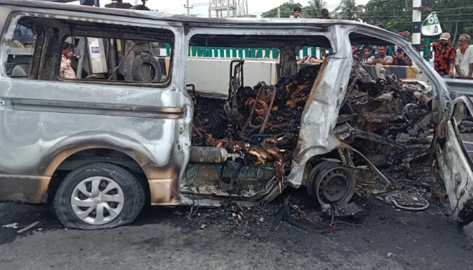 Vehicle cylinder blast leaves 7 dead in Faridpur