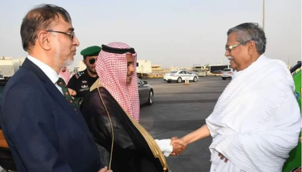 President reaches Jeddah on visit for Hajj