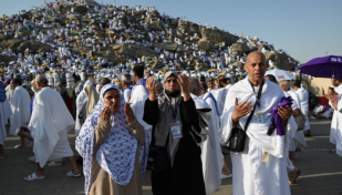 Hajj draws 1.8m pilgrims, falls short of record