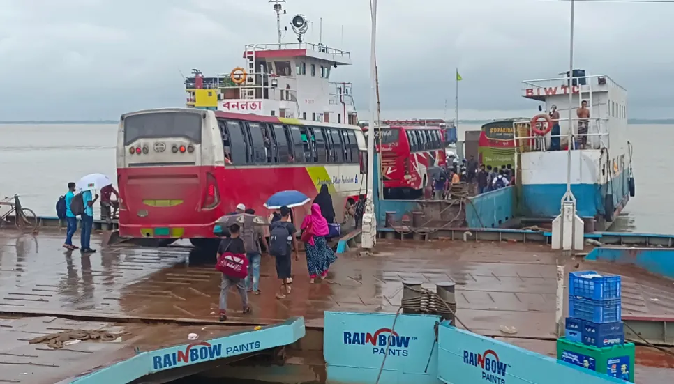 Pressure of vehicles low at Paturia ferry terminal