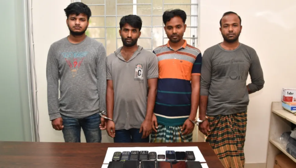 4 nabbed from Natore for swindling expatriates