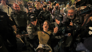 Israel police crack down on legal reform protest