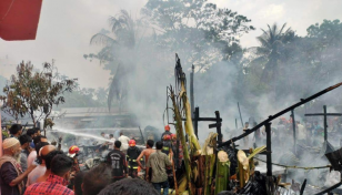 Eight houses gutted in Barishal fire