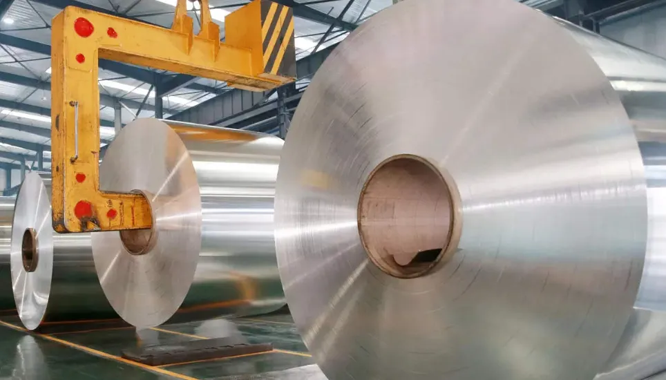 Canada bans aluminum, steel imports from Russia