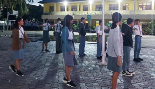 Dawn school trial for drowsy teens draws outcry in Indonesia