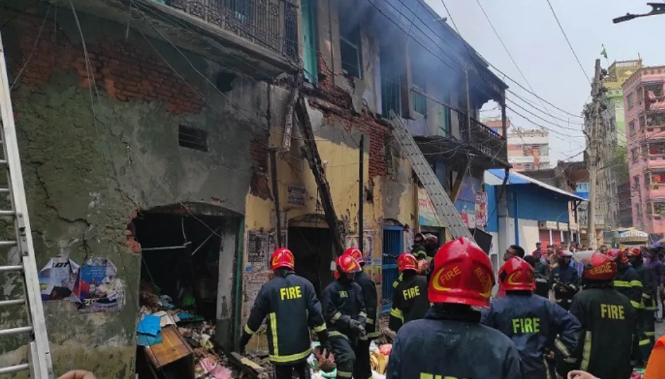 One killed, 9 hurt in N’ganj warehouse blast