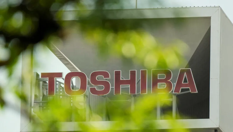 Toshiba to support $15b takeover bid