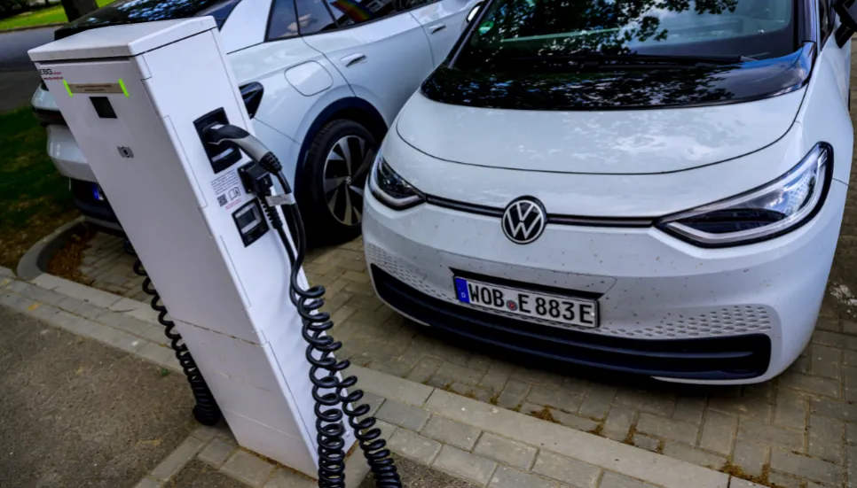 EU, Germany reach deal on fossil fuel car phaseout plan