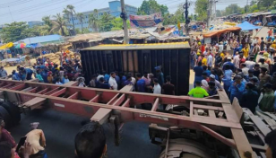 2 killed as container falls on rickshaw in Ctg