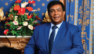 Mauritian president arrives in Dhaka