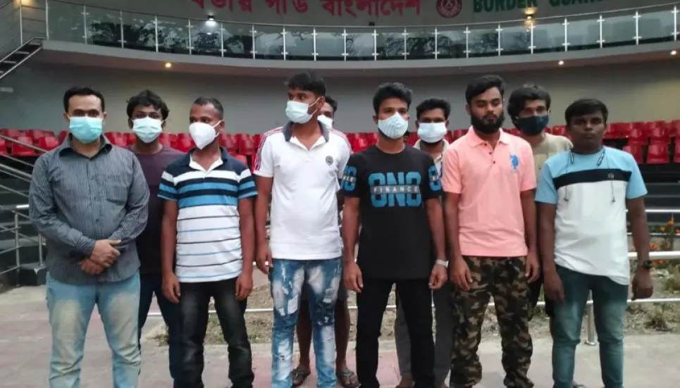 10 Bangladeshis return home from India after serving for intrusion