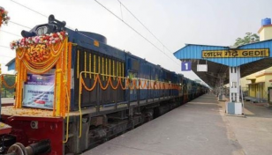 India hands over 20 broad gauge locomotives to Bangladesh