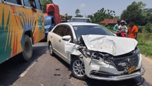 Pak diplomat, family escape unhurt in B'baria road accident