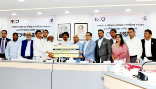 FBCCI donates Tk1cr to Bangabazar fire victims