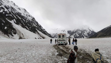 Avalanche kills at least 10 in northern Pakistan
