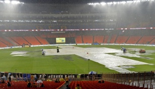 Rain delays toss at IPL final between Gujarat and Chennai