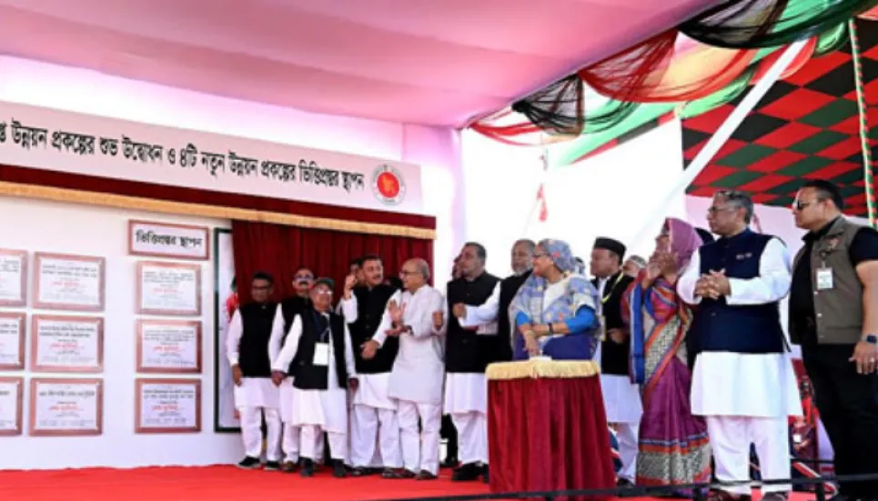 PM opens, lays foundation stones of 18 dev projects