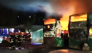2 buses, 1 truck burned Wednesday night in Ctg