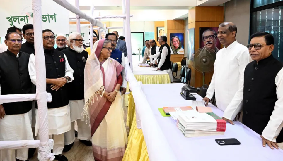 12th national election: PM collects nomination form