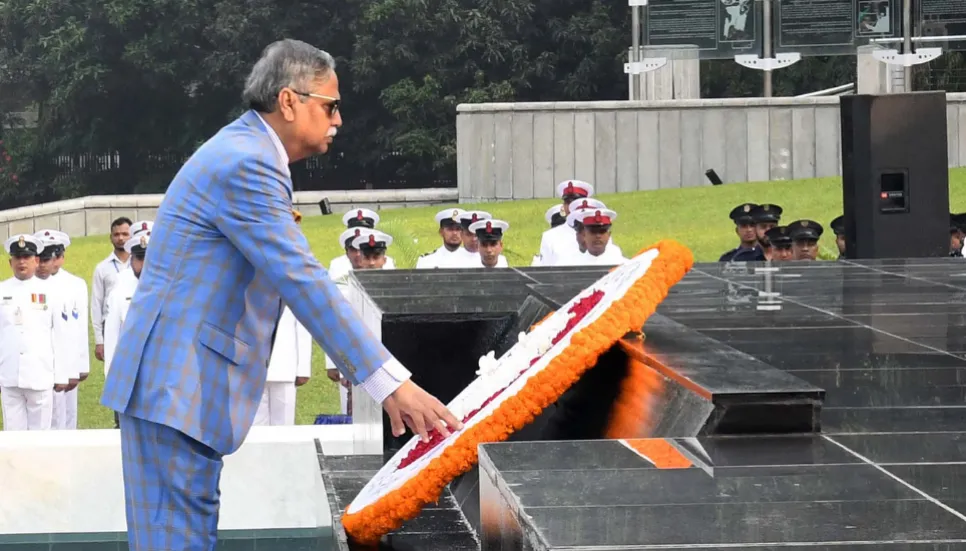 President pays tributes to armed forces martyrs