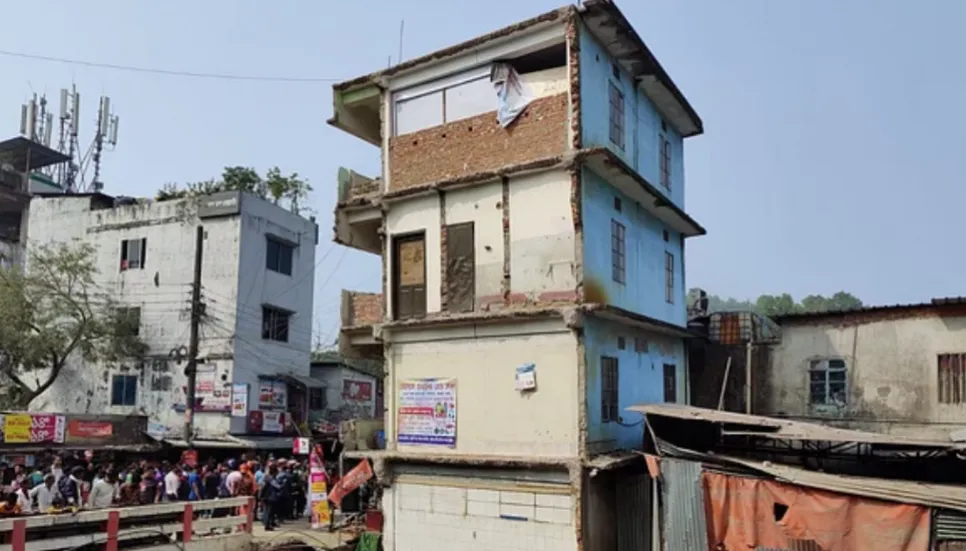 Four-storey building tilts in Ctg