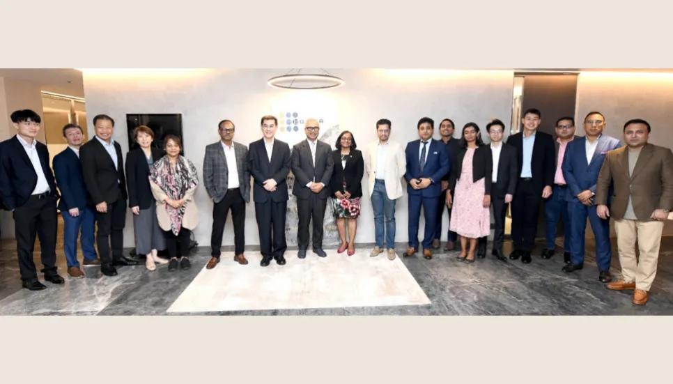 Singapore delegation meets BGMEA president