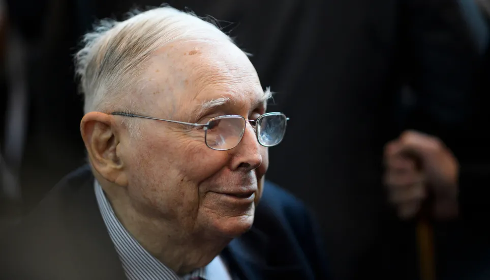 Charlie Munger, Warren Buffett's longtime business partner, dies 