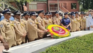 DMP commissioner pays homage to Bangabandhu at Tungipara