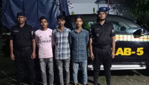 3 juvenile gang members held in C'nawabganj