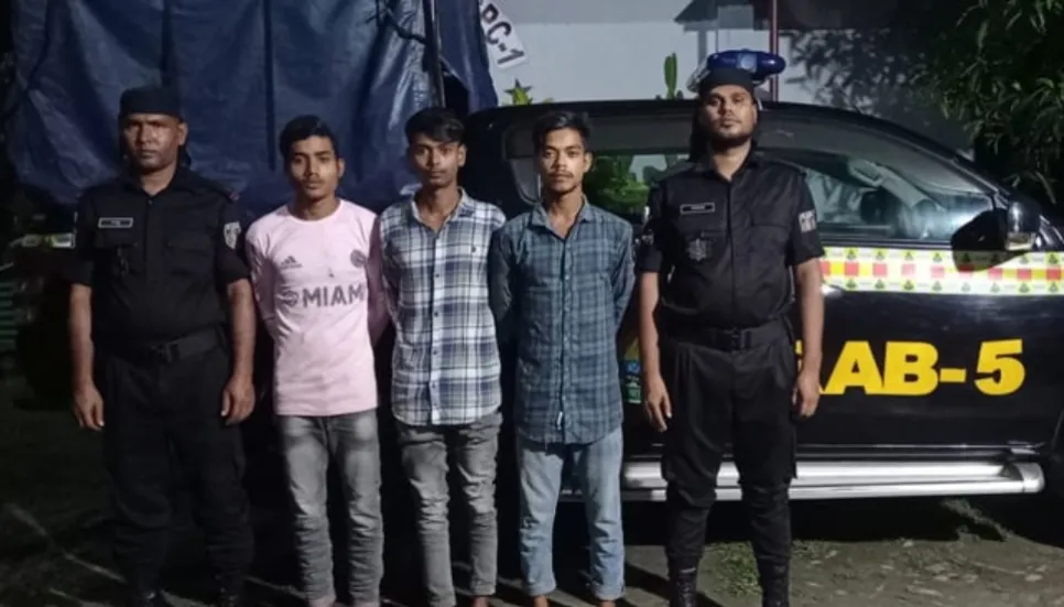 3 juvenile gang members held in C'nawabganj