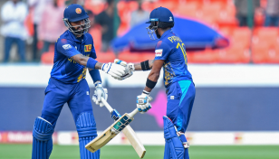 In-form Mendis blasts century for Sri Lanka against Pakistan