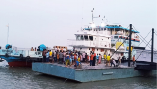 Ferry operation resumes in Kurigram after 36hrs